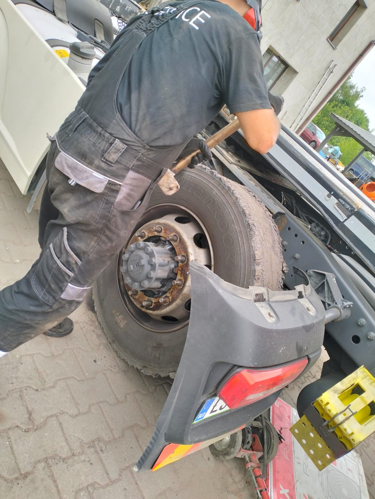 Diagnostyka komputerowa w serwisie ciężarówek